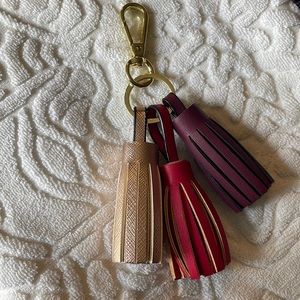 NWOT 3 tassel clip keychain, luggage clip
